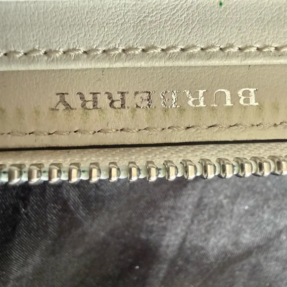 Burberry white Cream Leather Wallet - Picture 3 of 9